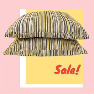 Mutlicolor Decorative pillow